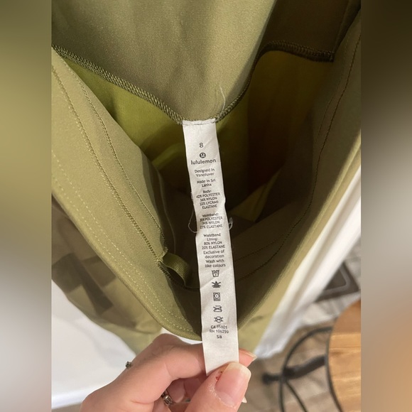 Size 8 tall lime green lululemon - Picture 4 of 7